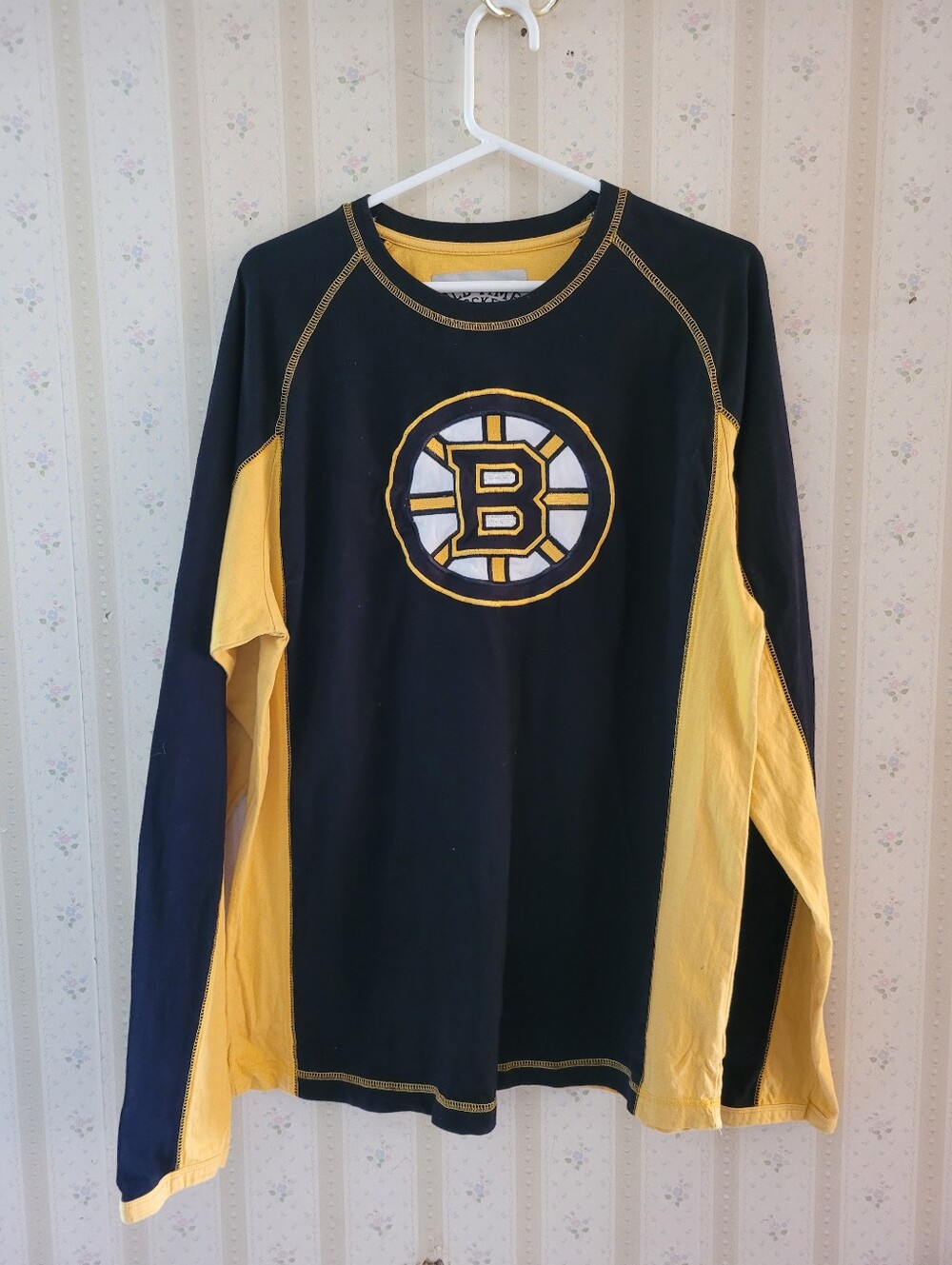 Vintage Boston Bruins Black & Gold Long-Sleeve NHL Jersey